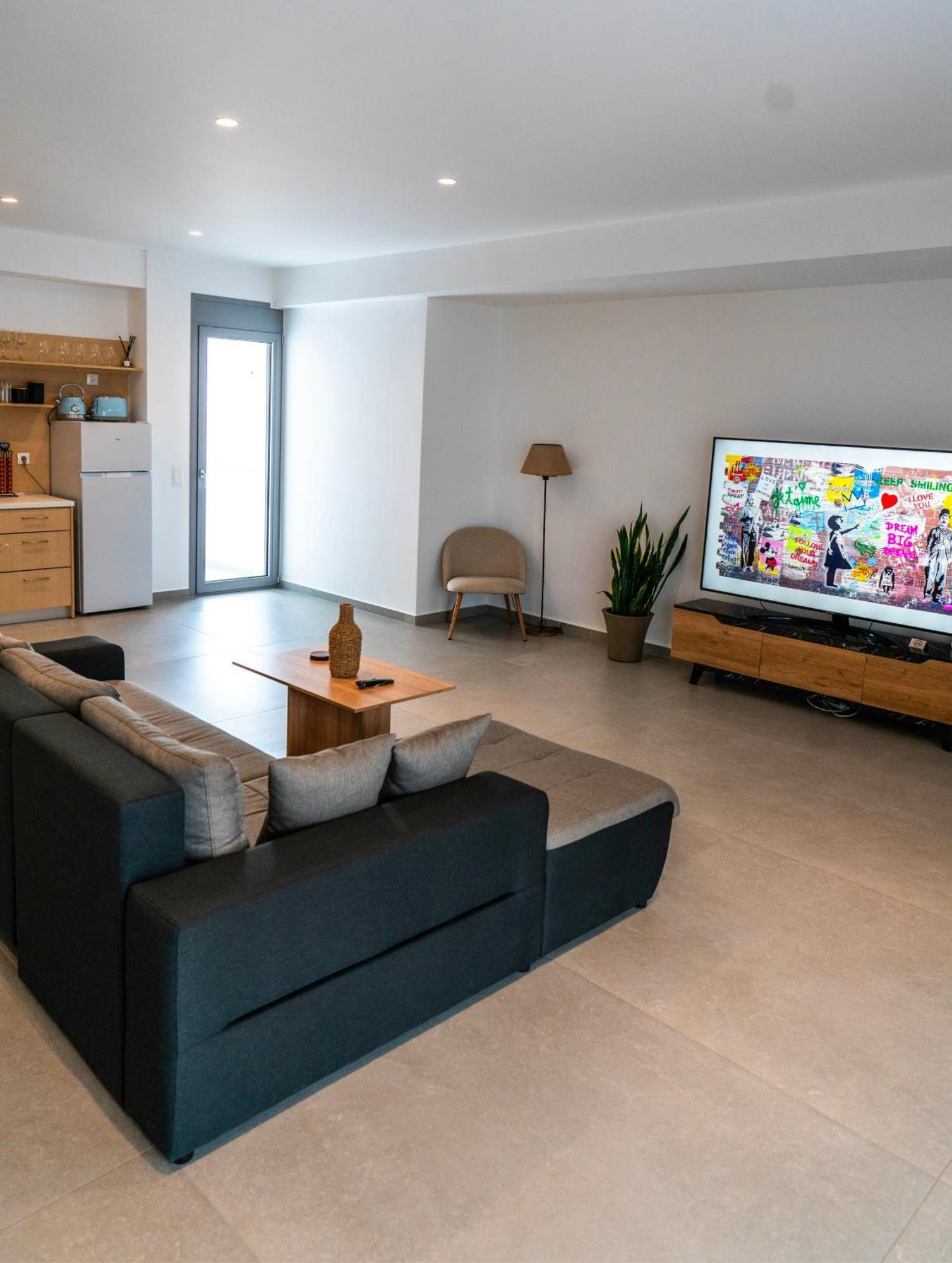 White Luxury Apartment Trikala  Ngoại thất bức ảnh